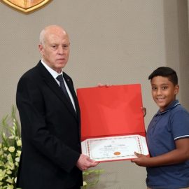 نتمسك بلغة الضاد دون مركبات ومنفتحون دون مركبات
