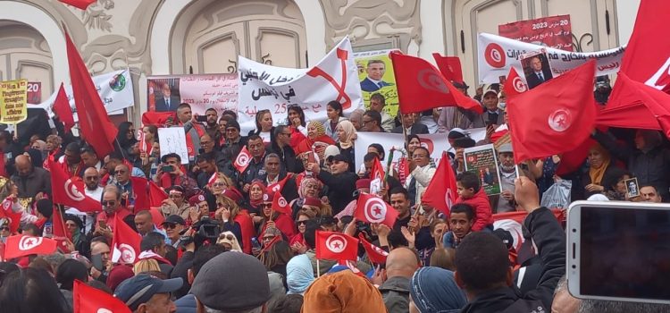 احتفالات بذكرى الاستقلال الوطني تحت شعار لا للتدخل الأجنبي نعم للسيادة الوطنية احتفالات بذكرى الاستقلال الوطني تحت شعار لا للتدخل الأجنبي نعم للسيادة الوطنية